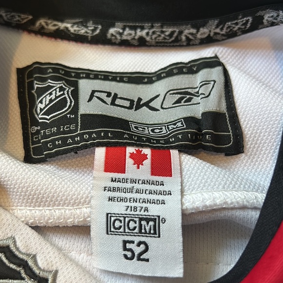 COPY - Jonathan Toews Blackhawks Jersey Size 52.   SC and C Patch.  white jersey - Picture 2 of 4